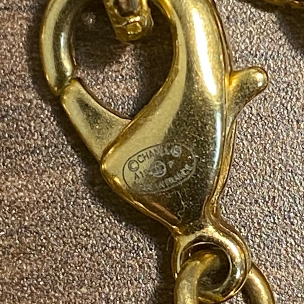 Chanel Chocker - Heart of Hearts - Authentic - Picture 8 of 11